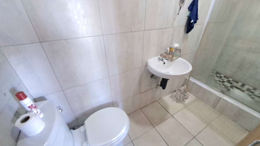 16 Bedroom Property for Sale in Universitas Free State